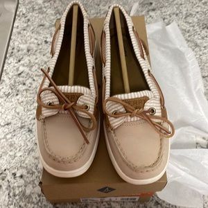 Sperry Angelfish Seersucker Rose size 8